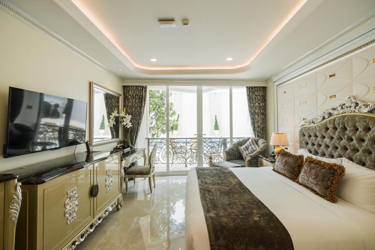 Lk Emerald Beach - Sha Extra Plus Pattaya Luaran gambar A bedroom at the hotel