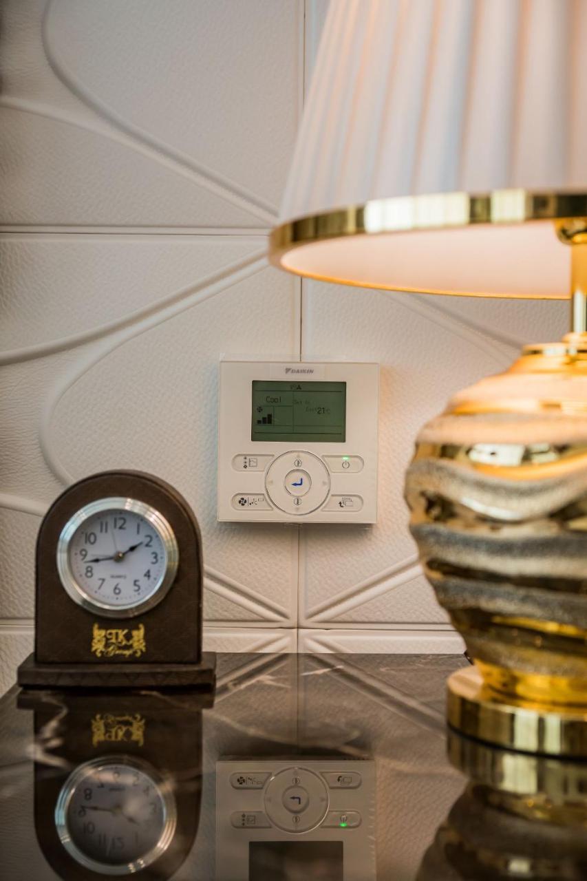 Lk Emerald Beach - Sha Extra Plus Pattaya Luaran gambar A Honeywell Home Security System