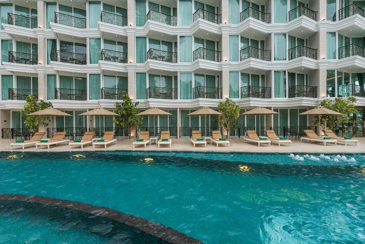 Lk Emerald Beach - Sha Extra Plus Pattaya Luaran gambar The swimming pool at the hotel